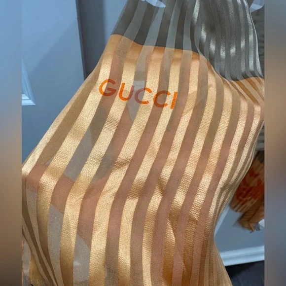 Vintage Gucci "Flora" Silk Stole Butterfly & Floral Motif by V. Accornero - Picture 4 of 10